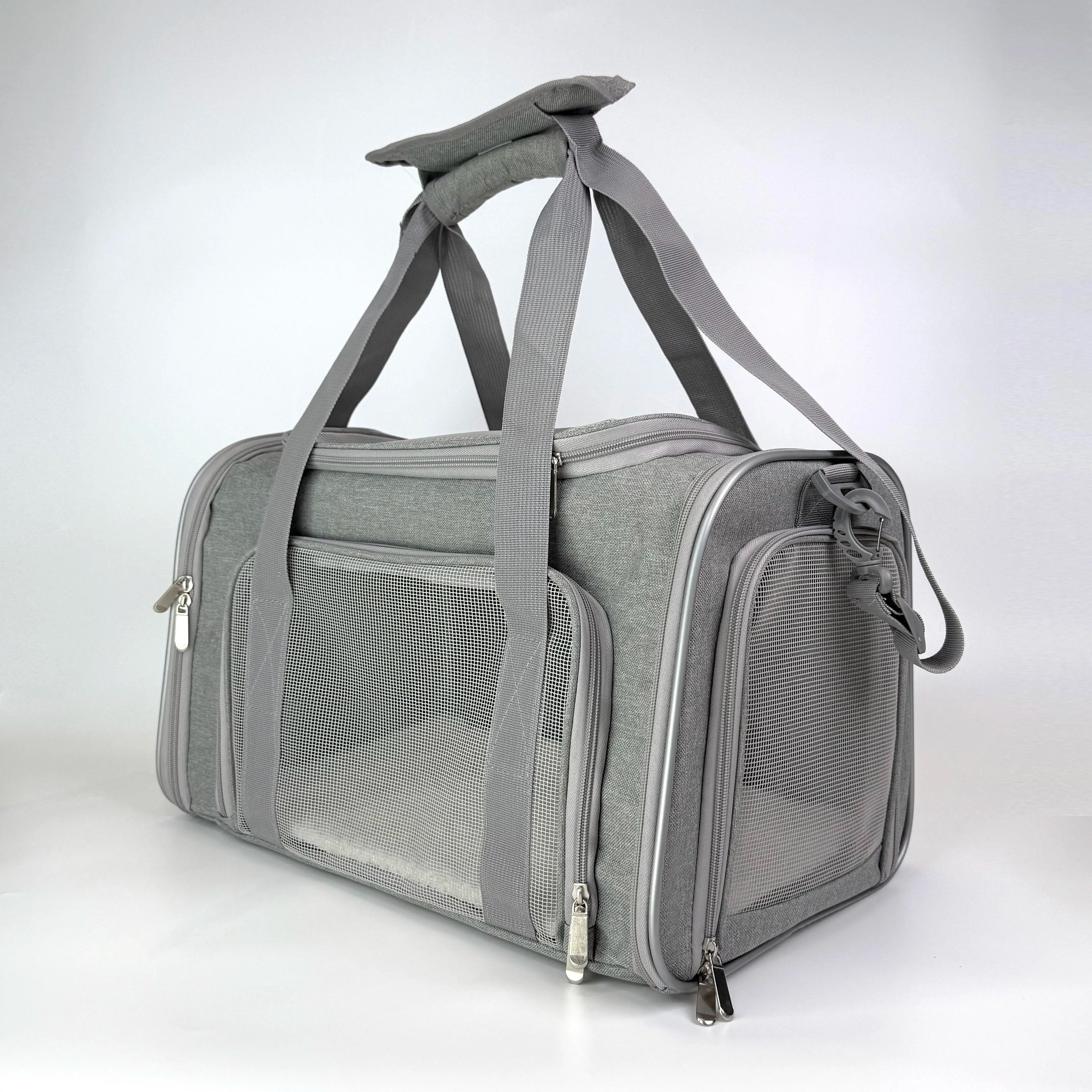 Portable Pet Carrier Bag, Suitable for Large Cats and Small Dogs, Airline-Approved Soft Travel Case, Breathable Mesh Transport Bag, Foldable Pet Travel Bag, Suitable for Outdoor/Car/Airplane Use
